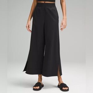 Lululemon Stretch High Rise wide leg crop